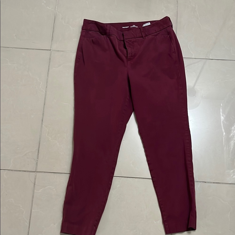 Deep red high waist pixie cropped Old Navy pants